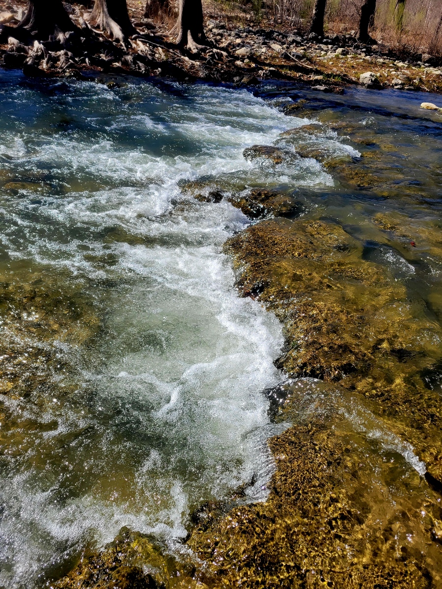 river rapids runing on the guadalpe river